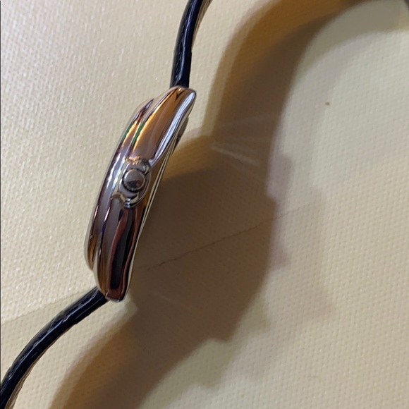 Kenneth Cole green face - Picture 4 of 4